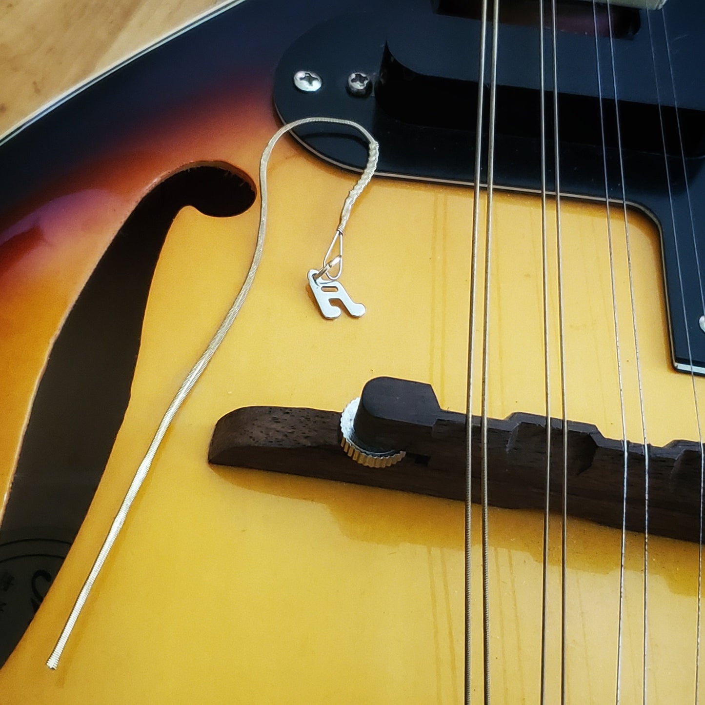 Signet style crochet en corde de mandoline avec charme note de musique