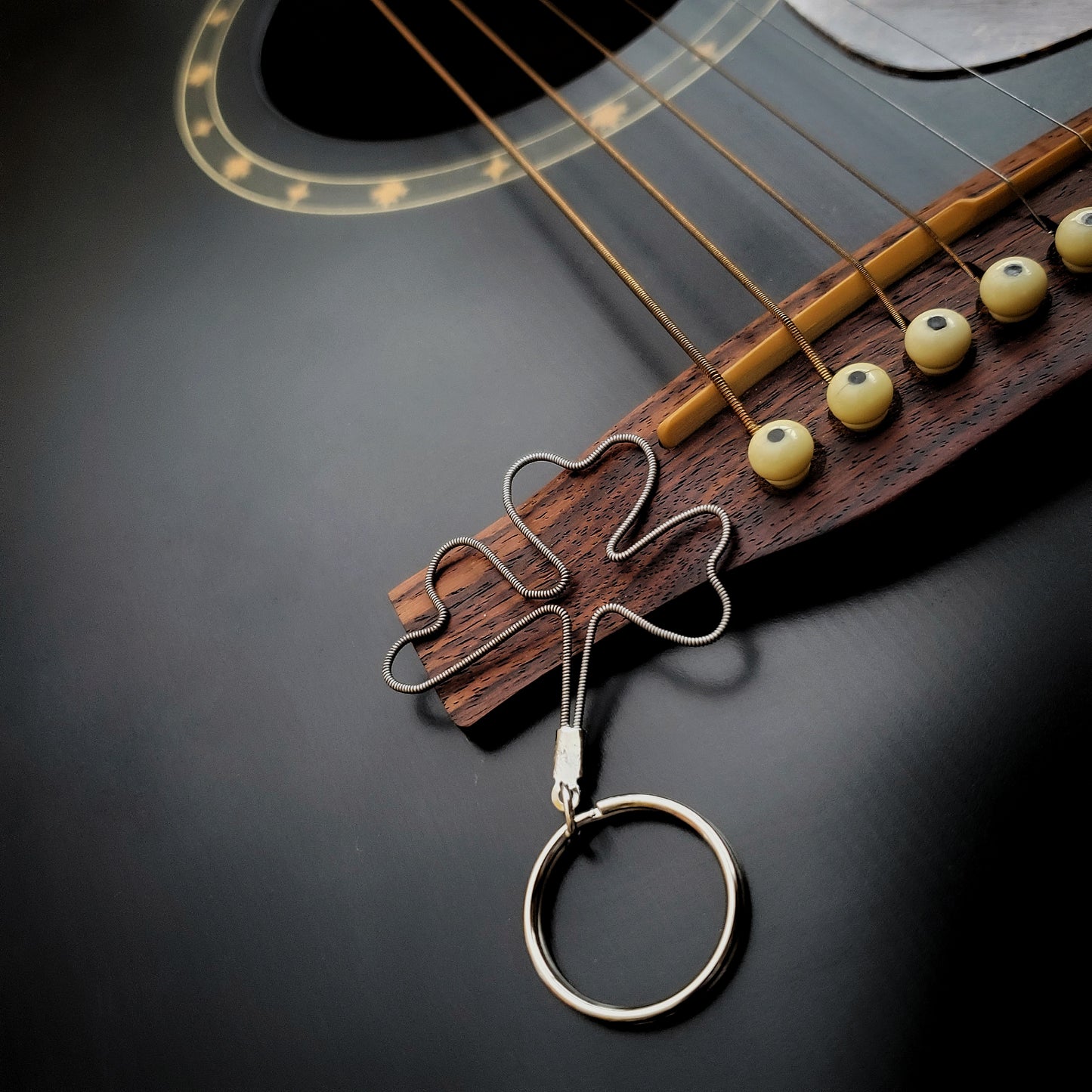 Porte-clés trèfle en cordes de guitare Sham-Rock