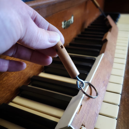 Porte-clés en bois de piano surcyclé