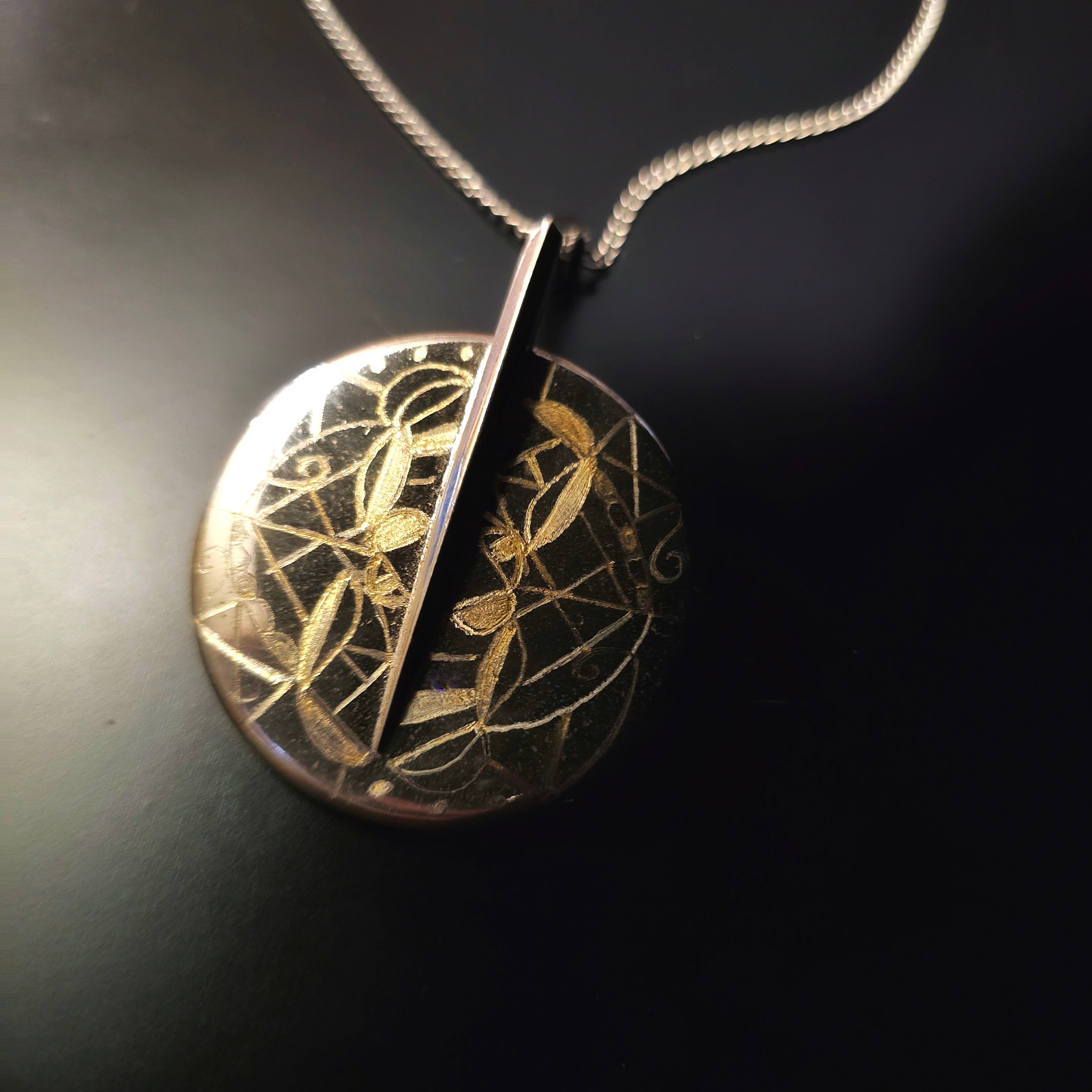 Collier de clé de saxophone avec mandala