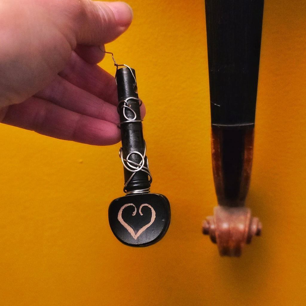 Ornement de Noël en chevilles de violon